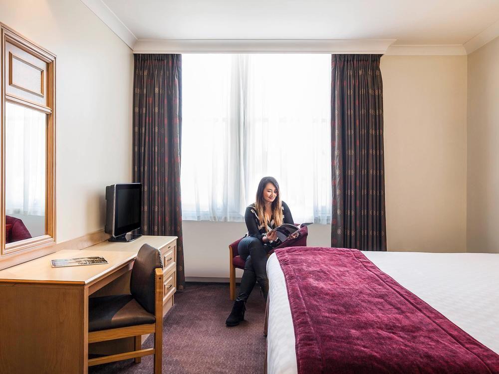 Exeter Rougemont Hotel By Sunday Bagian luar foto