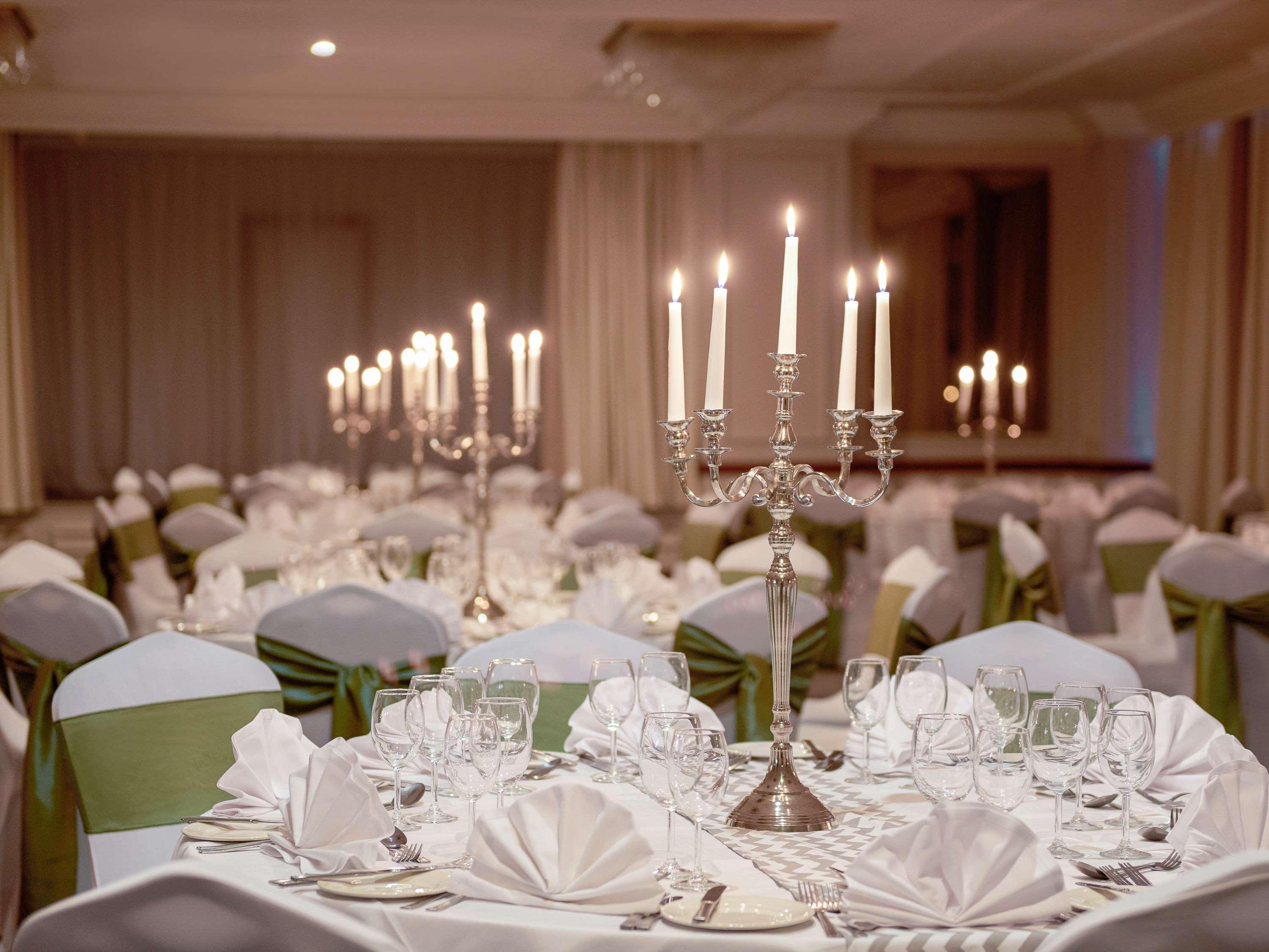 Exeter Rougemont Hotel By Sunday Bagian luar foto