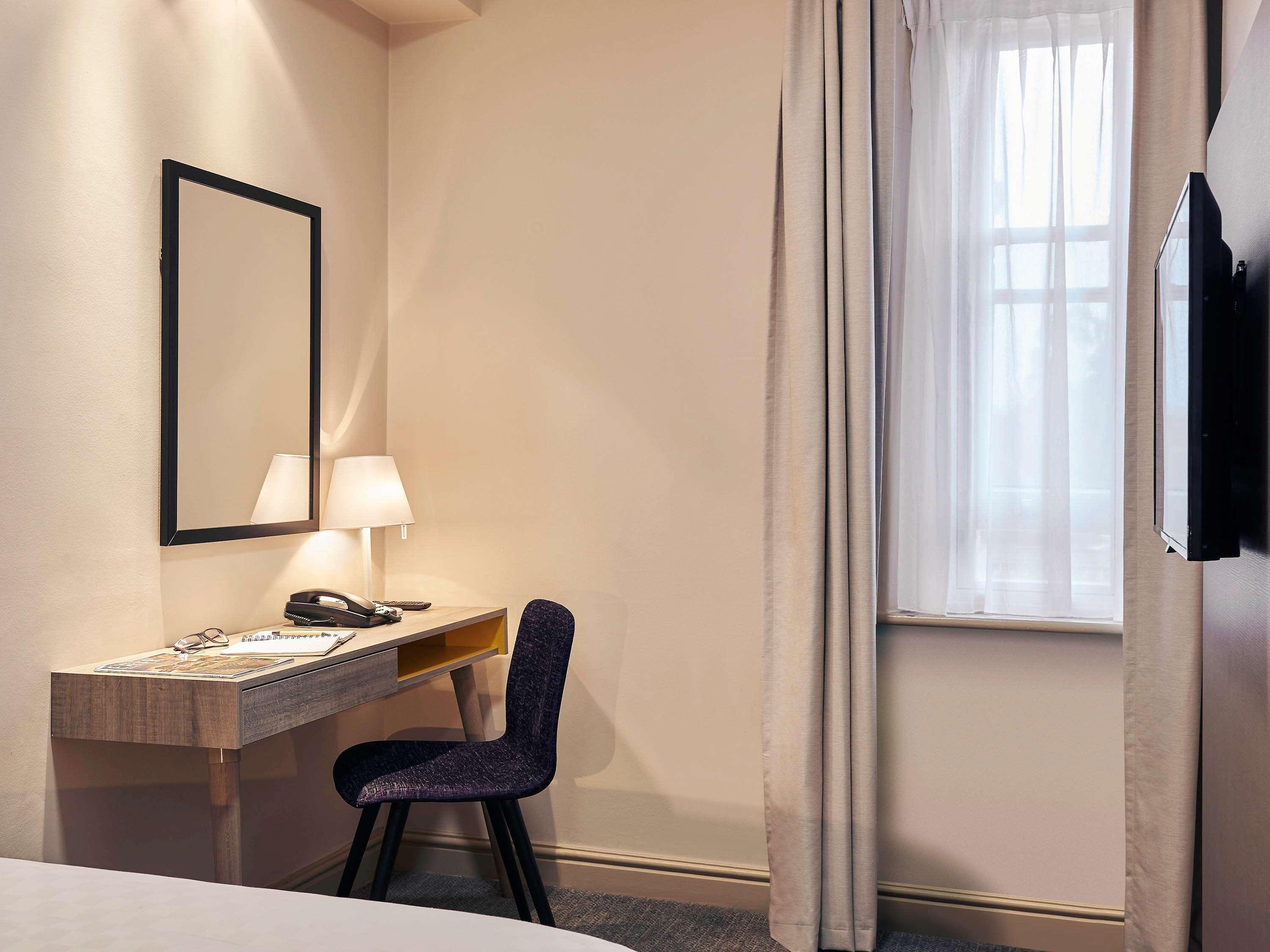 Exeter Rougemont Hotel By Sunday Bagian luar foto