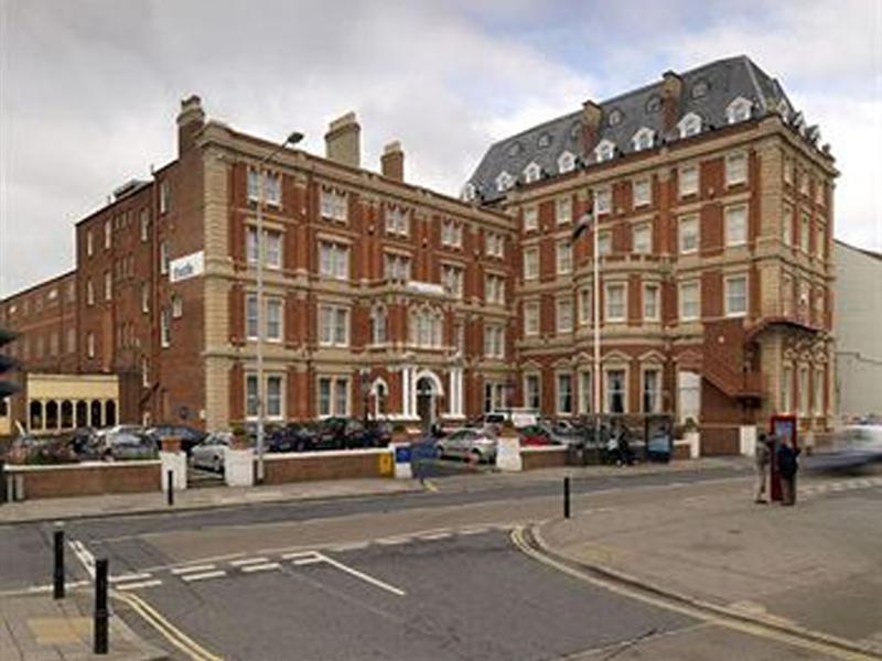 Exeter Rougemont Hotel By Sunday Bagian luar foto