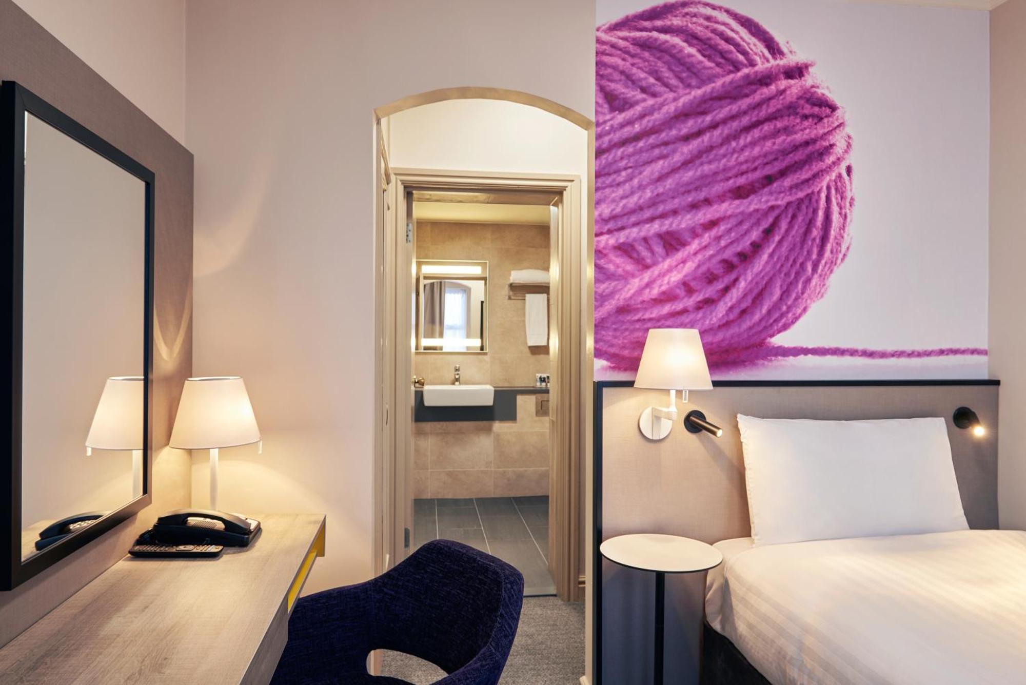 Exeter Rougemont Hotel By Sunday Bagian luar foto