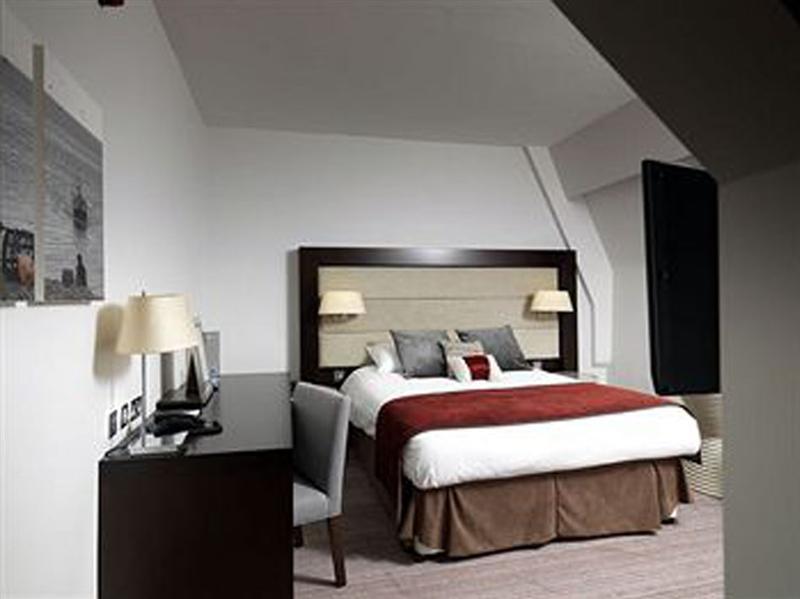 Exeter Rougemont Hotel By Sunday Bagian luar foto